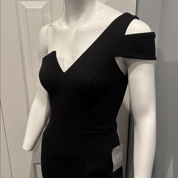 NWOT Betsy & Adam one shoulder crepe trumpet gown - Picture 4 of 13